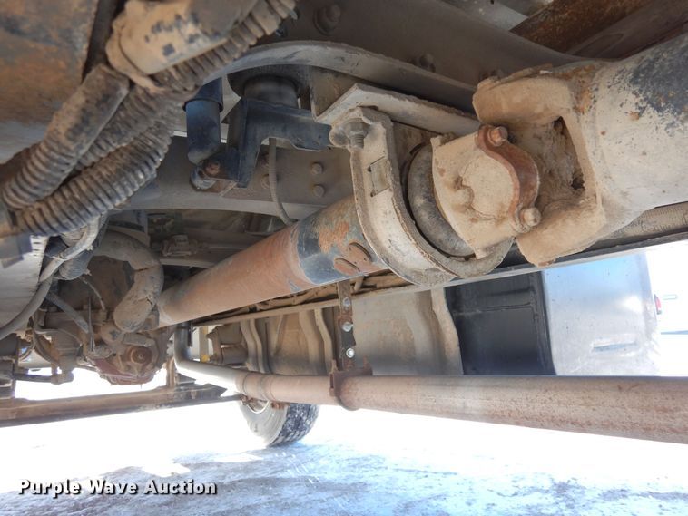 image for item DF8302 1999 Freightliner FL70  box truck