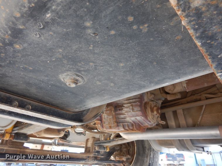 image for item DF8302 1999 Freightliner FL70  box truck