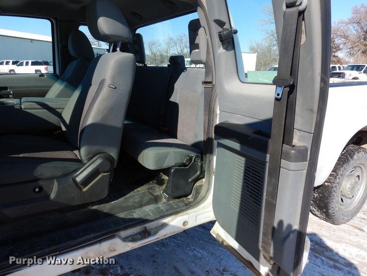 image for item DF8303 2011 Ford F250 Super Duty  SuperCab pickup truck