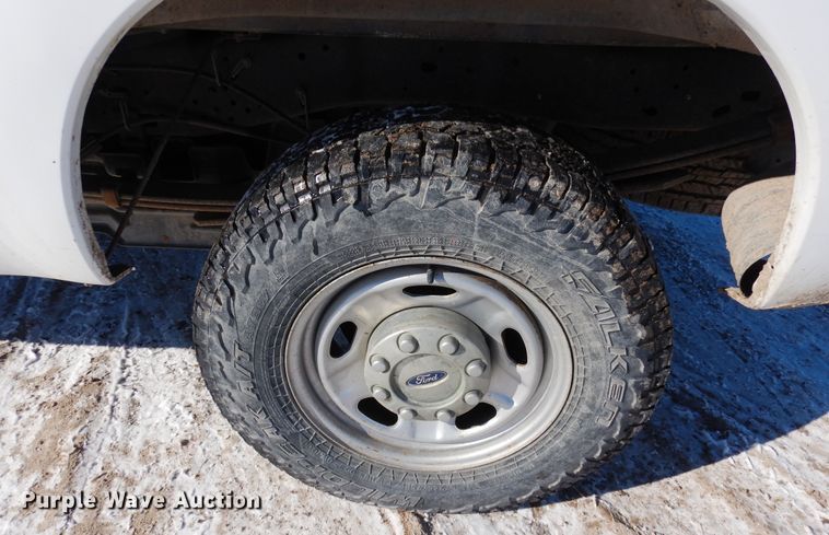 image for item DF8303 2011 Ford F250 Super Duty  SuperCab pickup truck