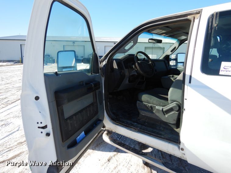 image for item DF8304 2011 Ford F250 Super Duty  SuperCab pickup truck