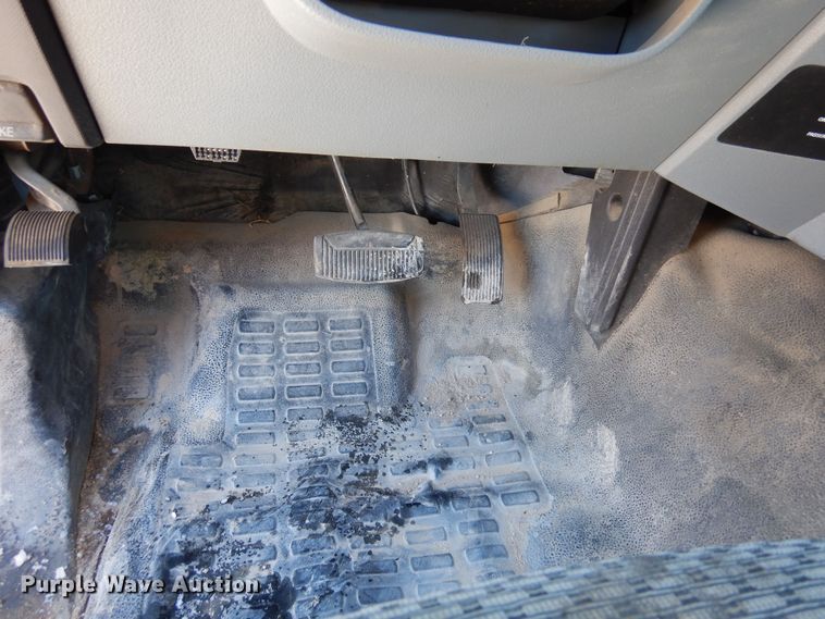 image for item DF8304 2011 Ford F250 Super Duty  SuperCab pickup truck