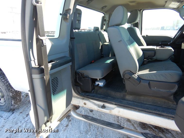 image for item DF8304 2011 Ford F250 Super Duty  SuperCab pickup truck