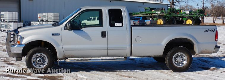 image for item DF8306 2002 Ford F250 Super Duty XLT  SuperCab pickup truck