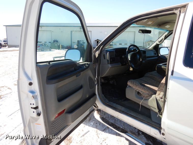 image for item DF8306 2002 Ford F250 Super Duty XLT  SuperCab pickup truck