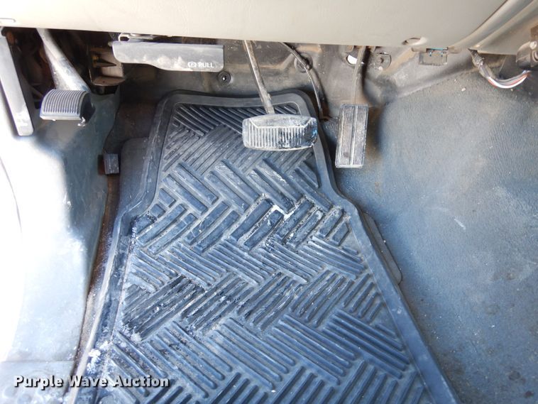 image for item DF8306 2002 Ford F250 Super Duty XLT  SuperCab pickup truck