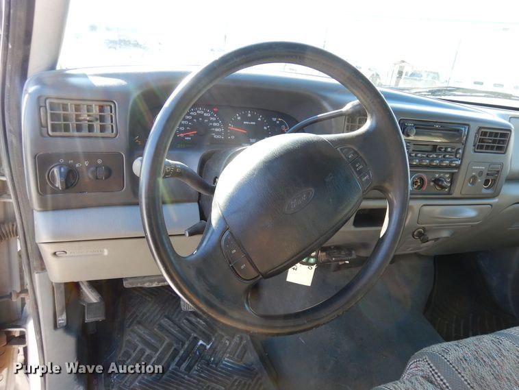 image for item DF8306 2002 Ford F250 Super Duty XLT  SuperCab pickup truck