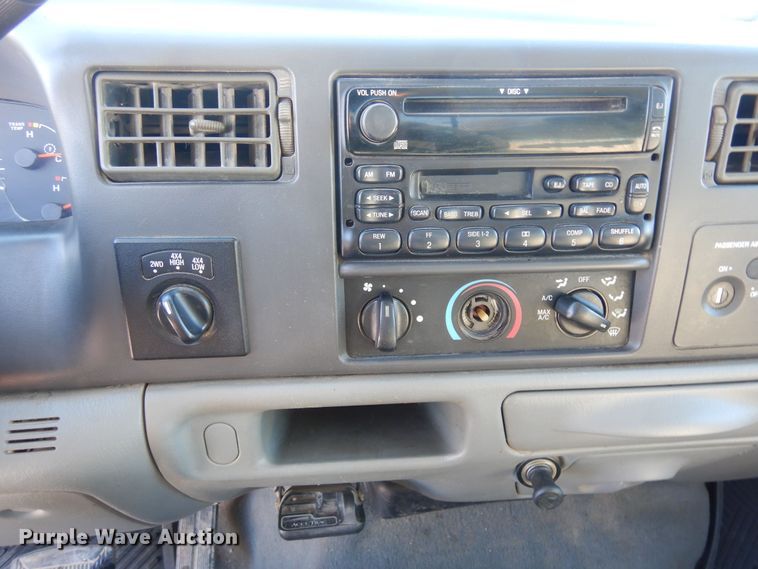 image for item DF8306 2002 Ford F250 Super Duty XLT  SuperCab pickup truck