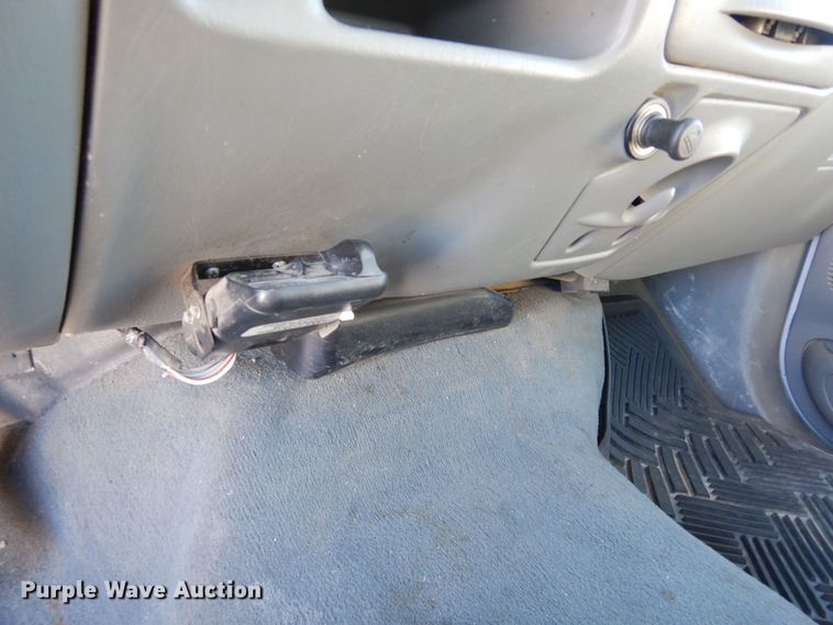 image for item DF8306 2002 Ford F250 Super Duty XLT  SuperCab pickup truck