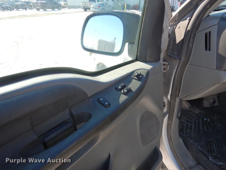 image for item DF8306 2002 Ford F250 Super Duty XLT  SuperCab pickup truck