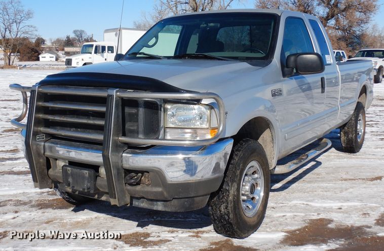 image for item DF8306 2002 Ford F250 Super Duty XLT  SuperCab pickup truck