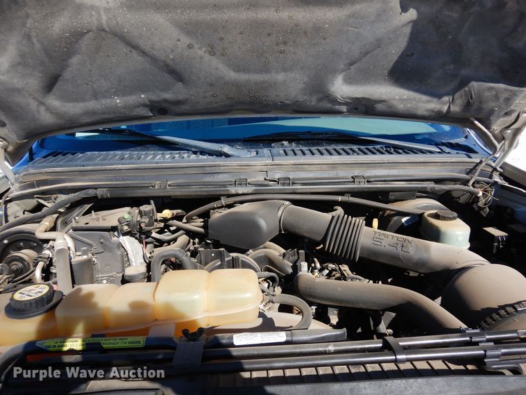 image for item DF8306 2002 Ford F250 Super Duty XLT  SuperCab pickup truck