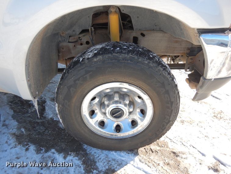 image for item DF8306 2002 Ford F250 Super Duty XLT  SuperCab pickup truck