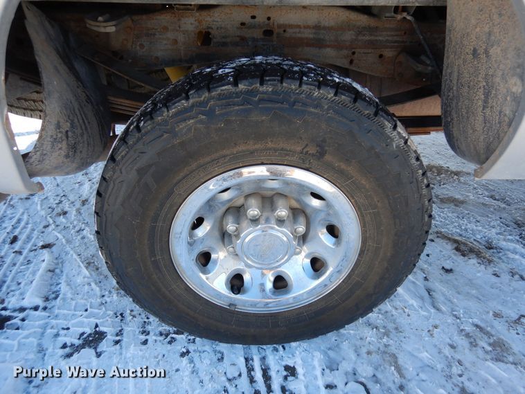 image for item DF8306 2002 Ford F250 Super Duty XLT  SuperCab pickup truck