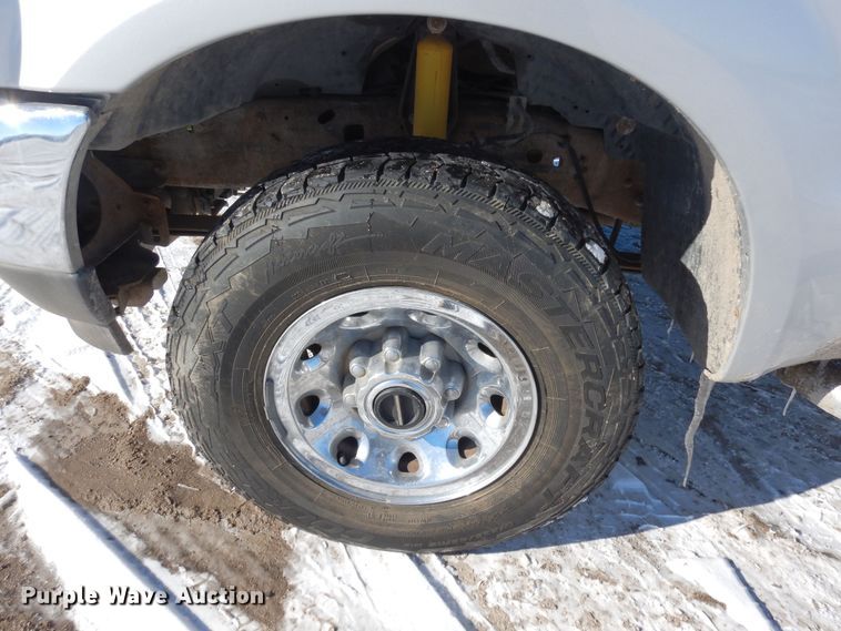 image for item DF8306 2002 Ford F250 Super Duty XLT  SuperCab pickup truck