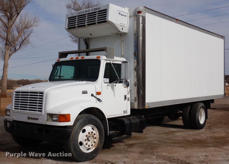 image for item DF8312 2000 International 4700  refrigerated truck