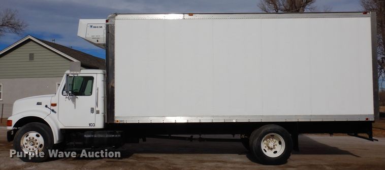 image for item DF8312 2000 International 4700  refrigerated truck