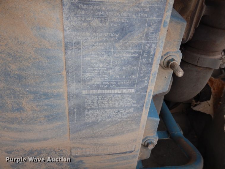 image for item DF8312 2000 International 4700  refrigerated truck