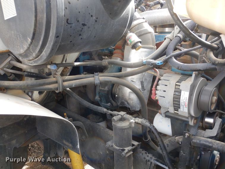 image for item DF8312 2000 International 4700  refrigerated truck