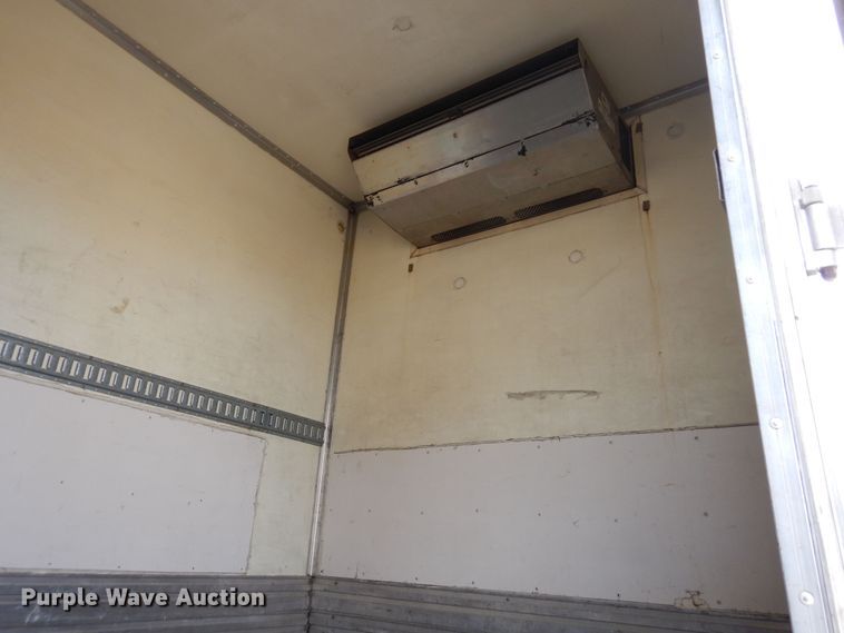 image for item DF8312 2000 International 4700  refrigerated truck