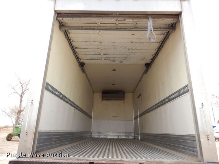 image for item DF8312 2000 International 4700  refrigerated truck