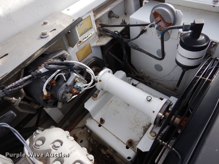 image for item DF8312 2000 International 4700  refrigerated truck