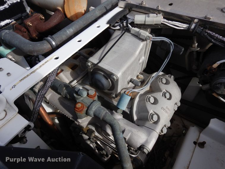 image for item DF8312 2000 International 4700  refrigerated truck