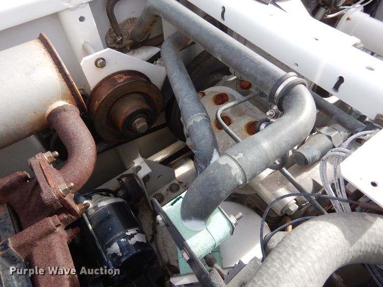 image for item DF8312 2000 International 4700  refrigerated truck