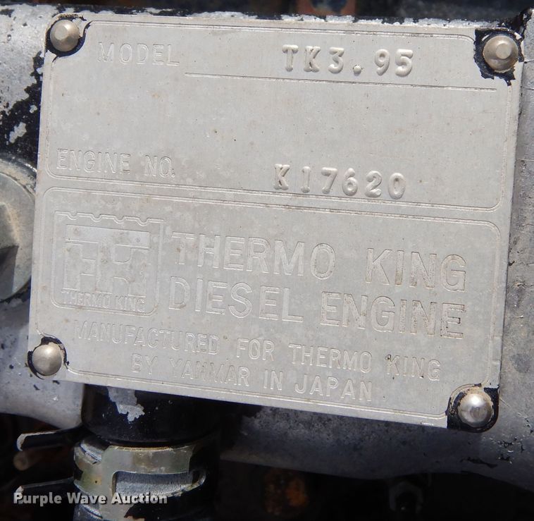 image for item DF8312 2000 International 4700  refrigerated truck