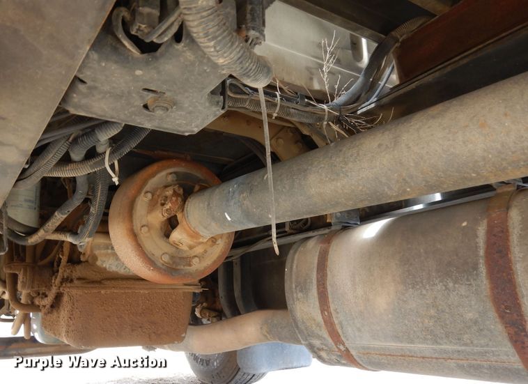 image for item DF8312 2000 International 4700  refrigerated truck