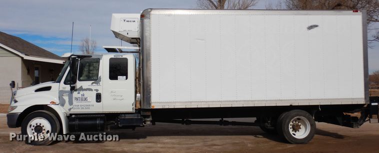 image for item DF8313 2006 International 4300  refrigerated truck