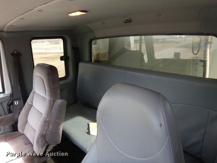 image for item DF8313 2006 International 4300  refrigerated truck