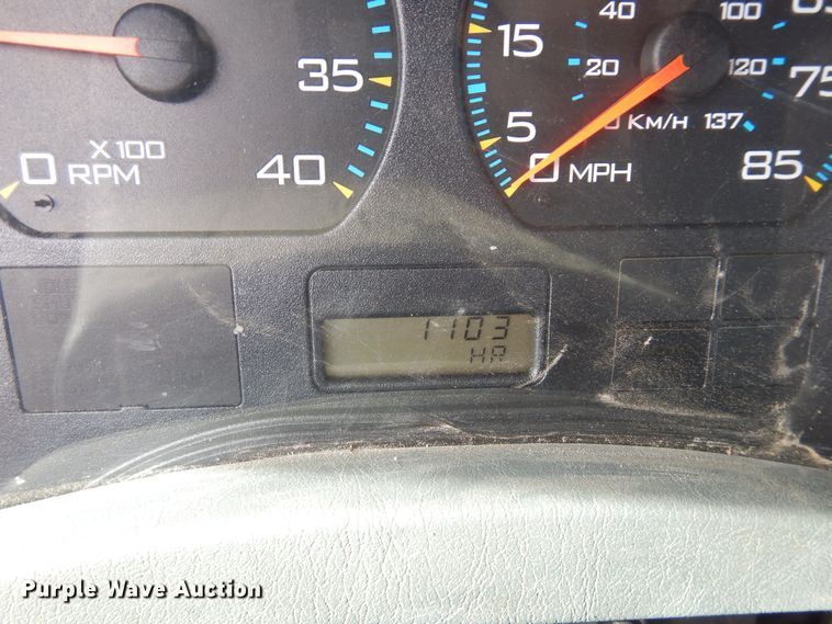 image for item DF8313 2006 International 4300  refrigerated truck