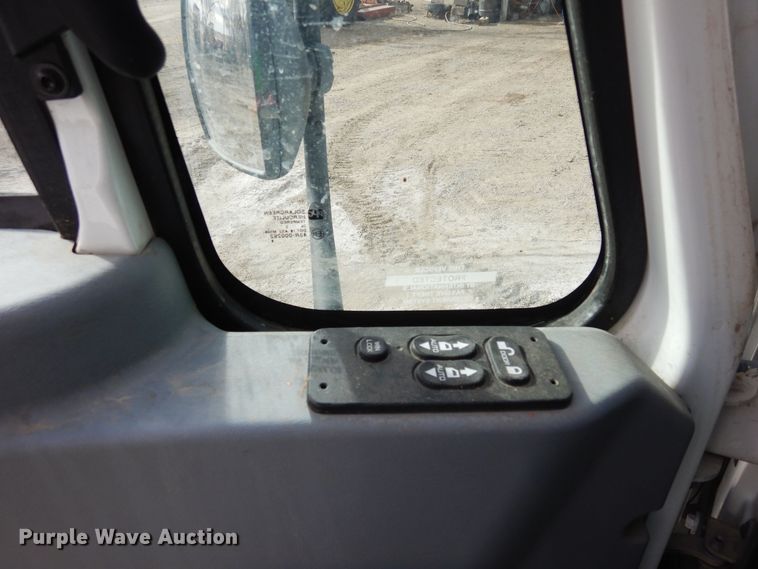 image for item DF8313 2006 International 4300  refrigerated truck