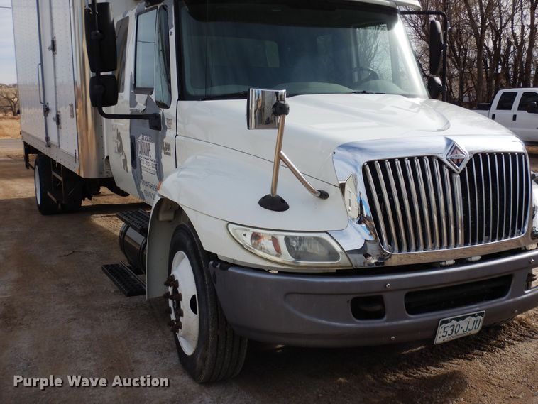 image for item DF8313 2006 International 4300  refrigerated truck