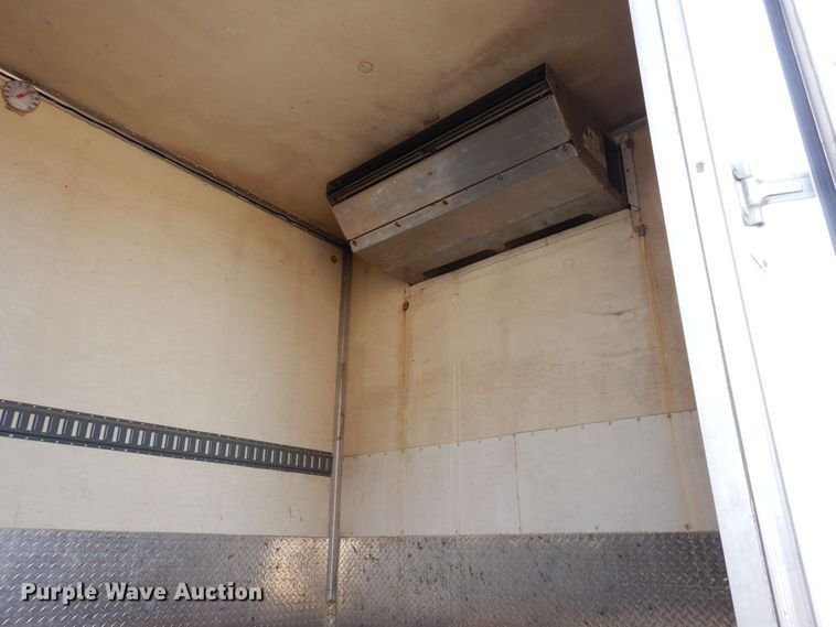 image for item DF8313 2006 International 4300  refrigerated truck