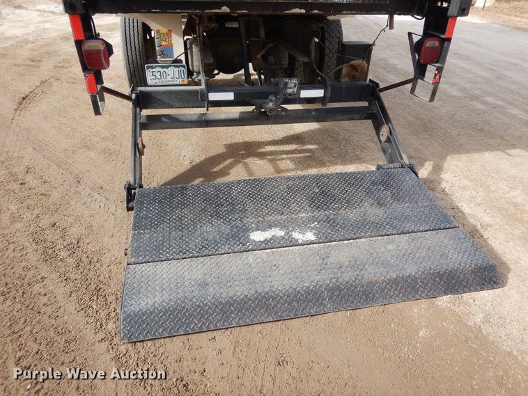 image for item DF8313 2006 International 4300  refrigerated truck