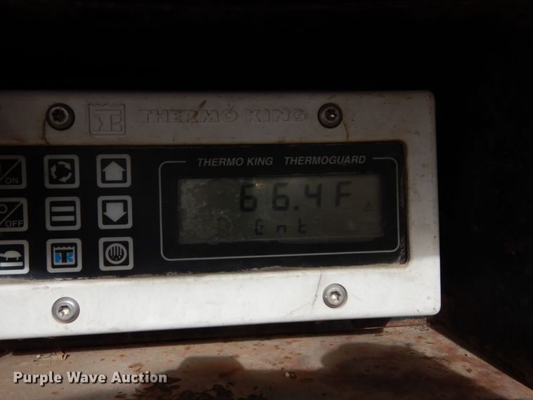 image for item DF8313 2006 International 4300  refrigerated truck