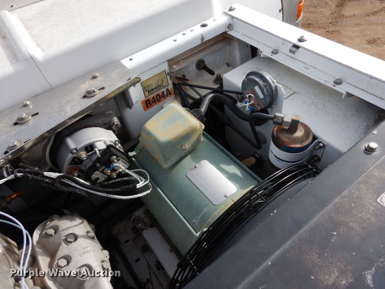 image for item DF8313 2006 International 4300  refrigerated truck