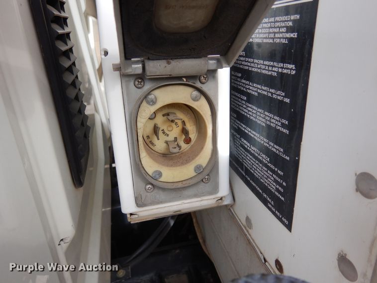 image for item DF8313 2006 International 4300  refrigerated truck