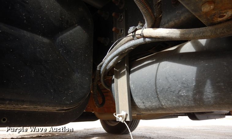 image for item DF8313 2006 International 4300  refrigerated truck