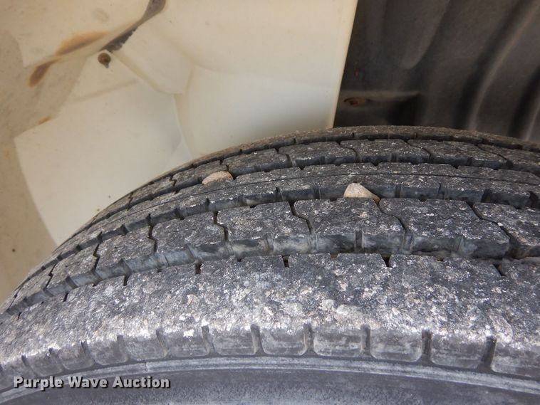 image for item DF8313 2006 International 4300  refrigerated truck