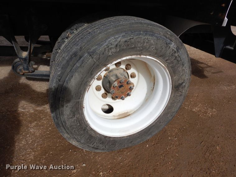 image for item DF8313 2006 International 4300  refrigerated truck