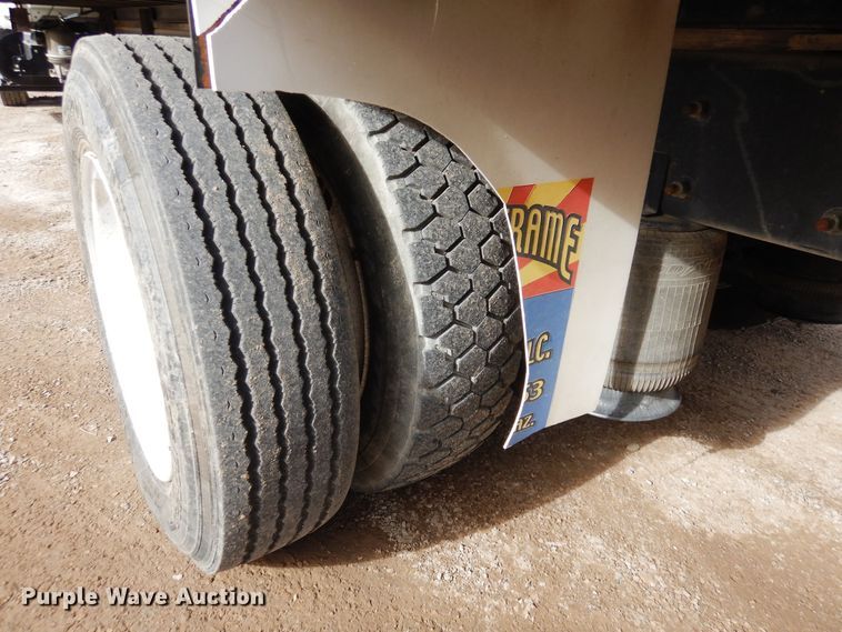 image for item DF8313 2006 International 4300  refrigerated truck