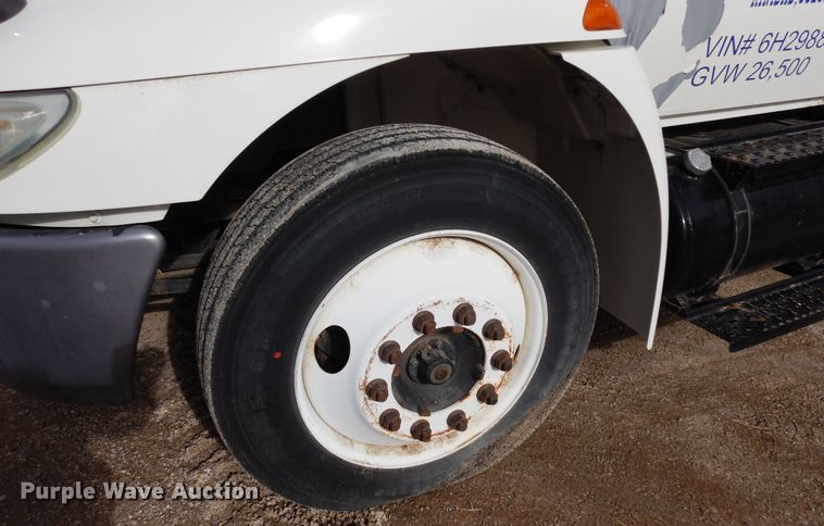 image for item DF8313 2006 International 4300  refrigerated truck