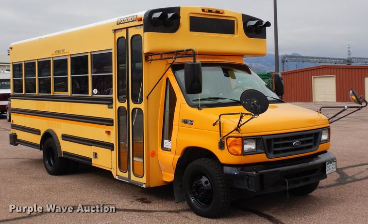 image for item DF8329 2005 Ford E450  school bus