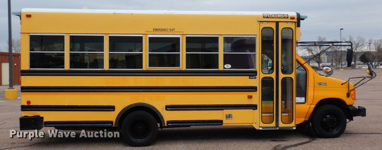 image for item DF8329 2005 Ford E450  school bus