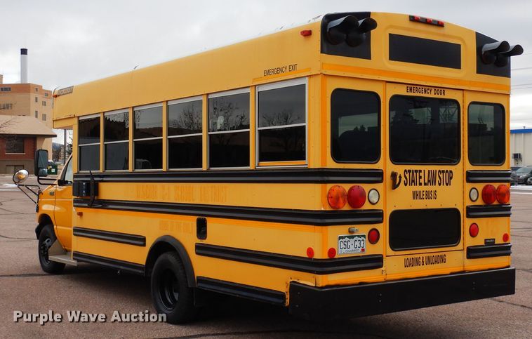 image for item DF8329 2005 Ford E450  school bus