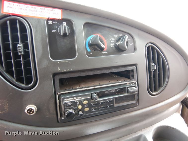 image for item DF8329 2005 Ford E450  school bus