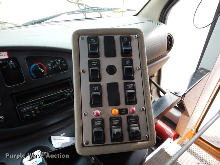 image for item DF8329 2005 Ford E450  school bus